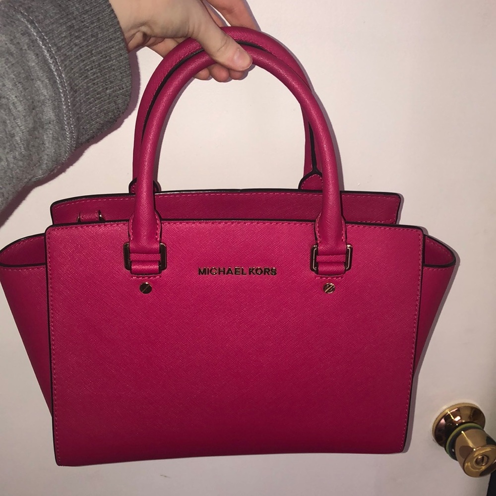 Micheal Kors purse